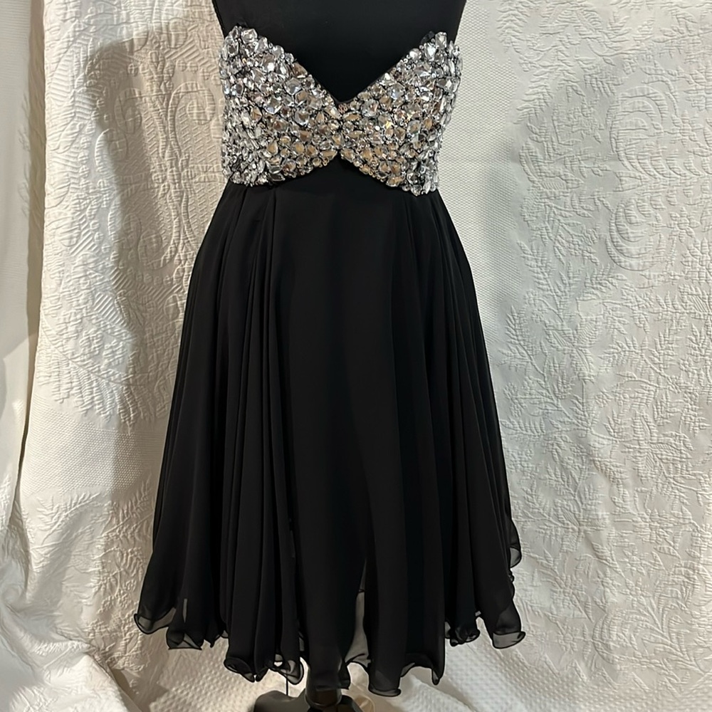 Betsy & Adam sequin halter mini dress, size 6, NWT